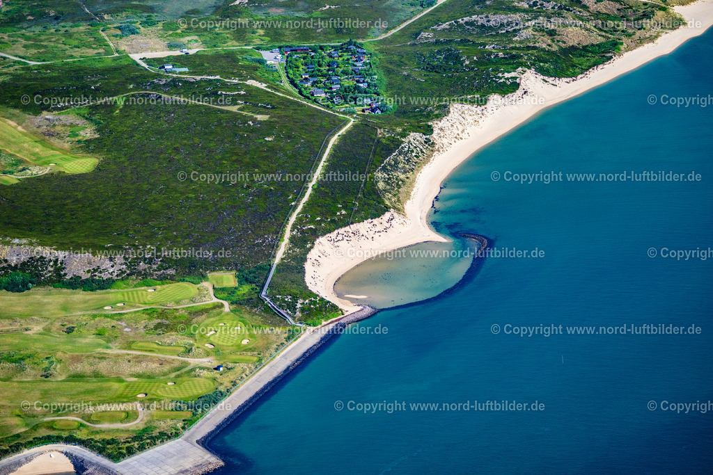 Sylt_Hörnum_Künstliche_Bucht_ELS_8909210625 | HöRNUM (SYLT) 21.06.2025 Sandstrand- Landschaft und Dünen- Schutzwall entlang des Küsten- Verlaufes Budersand in Hörnum (Sylt) auf der Insel Sylt im Bundesland Schleswig-Holstein, Deutschland. // Sandy beach and dune landscape Budersand in Hoernum (Sylt) on Island Sylt in the state Schleswig-Holstein, Germany. Foto: Martin Elsen