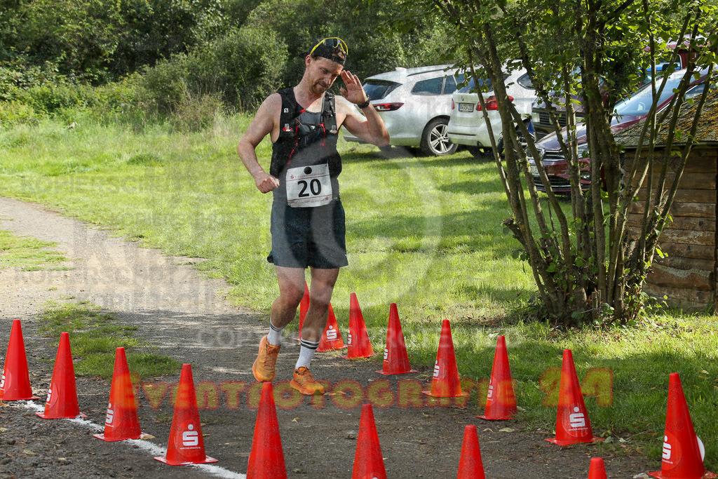 230826_1524_EX1_1391 | Sportfotografie im Rhein-Sieg Kreis, Köln, Bonn, NRW, Rheinland Pfalz, Hessen, etc. Unser Tätigkeitsfeld umfasst den Laufsport vom Volkslauf über den Marathon, Duathlon, Triathon bis zum Ultralauf wie Kölnpfad Ultra oder Schindertrail.