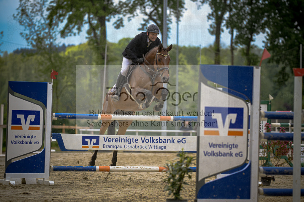 20240505-DOS_2214 | Entdecke hochwertige Reitturnierfotos von Foto Oger. Professionell, emotional und authentisch – jetzt Lieblingsmomente im Shop bestellen.Deutschlandweite Turnierfotografie. - Realisiert mit Pictrs.com