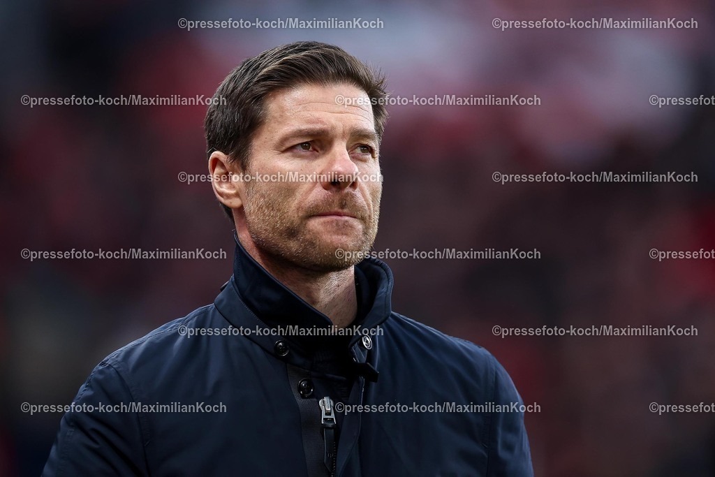Lev02022502145 | 02.02.2025, Fußball, Bayer 04 Leverkusen - TSG 1899 Hoffenheim, 1. Fußball Bundesliga, 20. Spieltag, BayArena, Saison 2024 2025: Cheftrainer Xabi Alonso (Bayer 04 Leverkusen Trainer)DFB regulations prohibit any use of photographs as image sequences and or quasi-video.