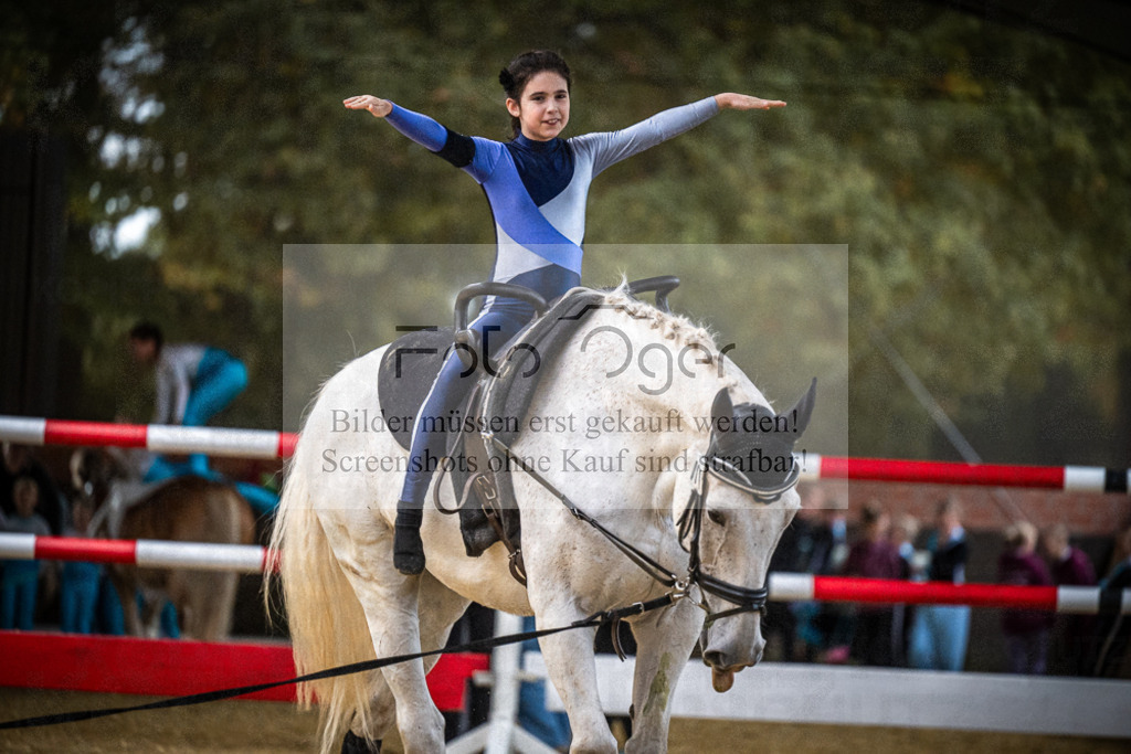 DOS_0067 | Entdecke hochwertige Reitturnierfotos von Foto Oger. Professionell, emotional und authentisch – jetzt Lieblingsmomente im Shop bestellen.Deutschlandweite Turnierfotografie. - Realisiert mit Pictrs.com