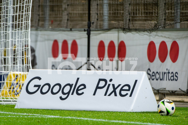20241007NSZ_0127 | Werbebande "Google Pixel" der 1. Frauen BundesligaDEU, Leverkusen, 07.10.2024 Fußball, Frauen, Google Pixel Frauen-Bundesliga, Saison 2024/2025, 5. Spieltag, Bayer 04 Leverkusen - FC Carl Zeiss JenaDIE DFB-RICHTLINIEN UNTERSAGEN JEGLICHE NUTZUNG VON FOTOS ALS SEQUENZBILDER UND/ODER VIDEOÄHNLICHE FOTOSTRECKEN - Realisiert mit Pictrs.com
