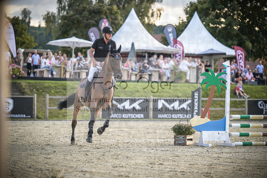 DOS_1064 | Entdecke hochwertige Reitturnierfotos von Foto Oger. Professionell, emotional und authentisch – jetzt Lieblingsmomente im Shop bestellen.Deutschlandweite Turnierfotografie. - Realisiert mit Pictrs.com