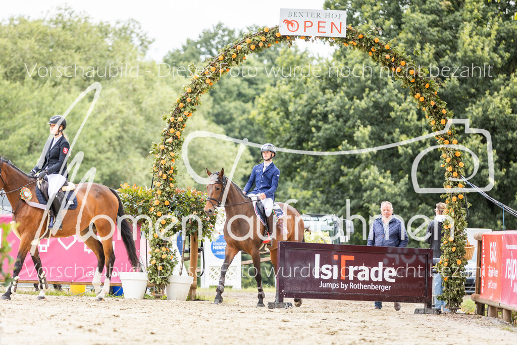 BHO-2PhSpr-M-5-2425 | MomenTaufnahmen Pferdesportfotos