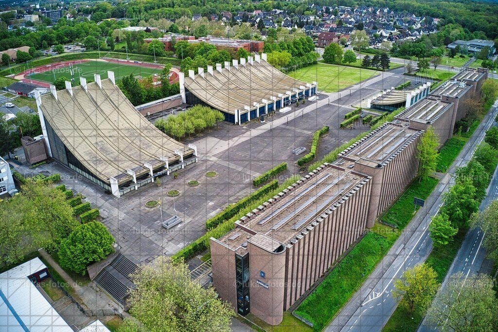 Luftbild Europaplatz Castrop | Luftbild Europaplatz Castrop mit Rathaus, Europahalle und Stadthalle - Realisiert mit Pictrs.com