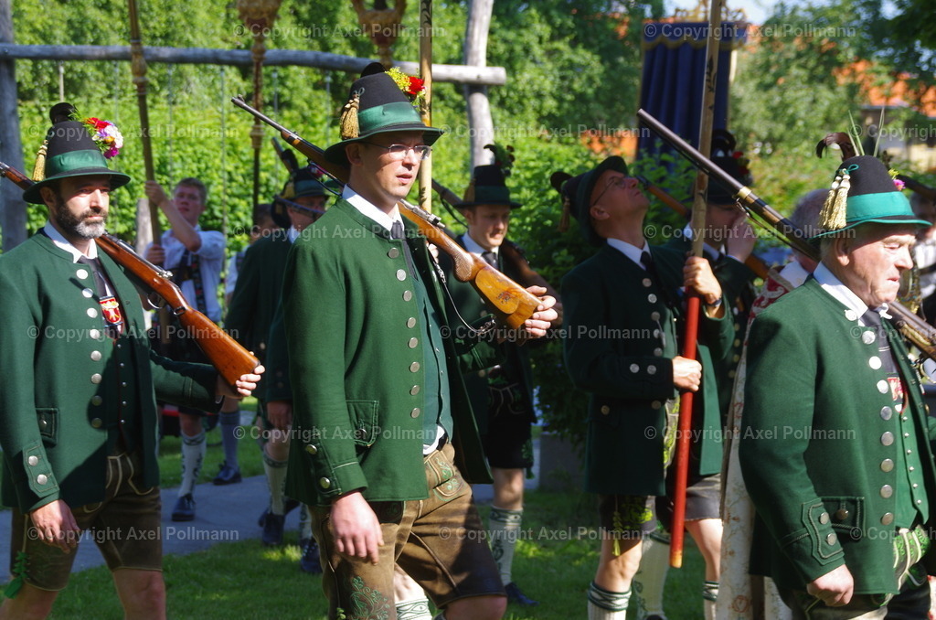 IMGP3023 | fotografiert von Axel PollmannLeonhardi Wallfahrt Benediktbeuern und Murnau, Fronleichnam, Fasching, Landschaft im Loisachtal und Benediktbeuern  - Realisiert mit Pictrs.com