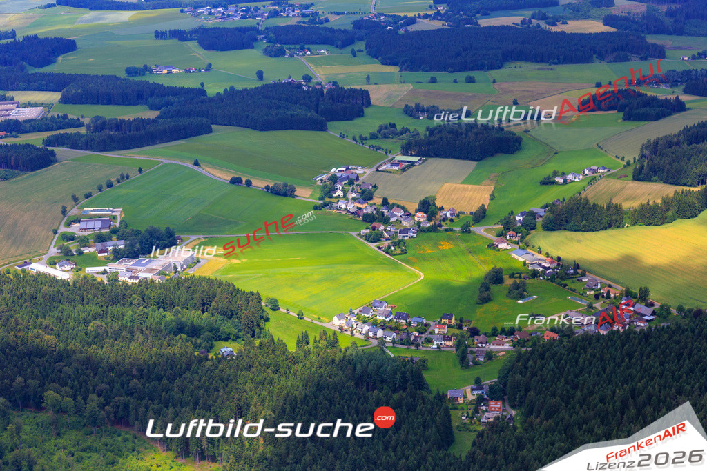 Die Luftaufnahme Ort - Helmbrechts wurde vom UL-Flugzeug (keine Drohne) aus fotografiert.Hohe Druck- Auflösung-die Geschenkidee!