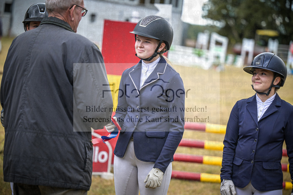 DOS_0054 | Entdecke hochwertige Reitturnierfotos von Foto Oger. Professionell, emotional und authentisch – jetzt Lieblingsmomente im Shop bestellen.Deutschlandweite Turnierfotografie. - Realisiert mit Pictrs.com