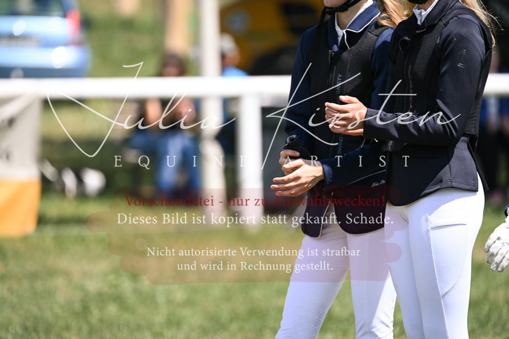 DSC_9388 | Pferde- und Turnierfotografie in Westsachsen. Pferdeportraits, Auftragszeichnungen und intuitive Kunst.