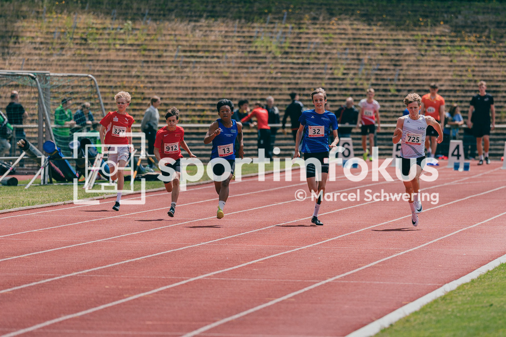 FLVW-Meisterschaften 2026 | Impressionen und Wettkampfszenen der FLVW-Meisterschaften 2026 mit Athletinnen und Athleten verschiedener Vereine und Altersklassen in unterschiedlichen Disziplinen der Leichtathletik. - Realisiert mit Pictrs.com