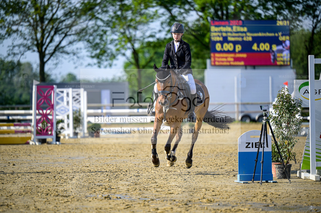 Reitturnier Lienen | Entdecke hochwertige Reitturnierfotos von Foto Oger. Professionell, emotional und authentisch – jetzt Lieblingsmomente im Shop bestellen. - Realisiert mit Pictrs.com