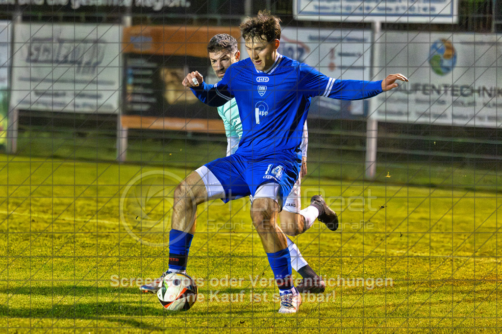 20261015_205143_0276-Bearbeitet_(c)_by_PhotoPeet | #,TSG Salach (türkis) vs. VfB Neuffen (blau), Fußball, Bezirksliga - Bezirk Neckar/Fils, 08. Spieltag, Saison 2026/2027, Rasensportplatz, Staufenecker Straße, 73084 Salach, 15.10.2026 - 19:30 Uhr,Foto: PhotoPeet / Sport- &amp; Eventfotografie / Peter Harich