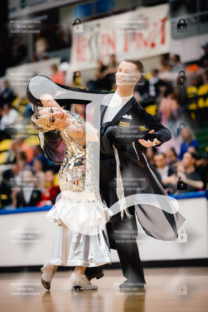 Hessen Tanzt WDSF International Open Standard 3rd (29) Romans Dobrecovs _ Violetta Levchenko (Latvia)-2025-05-17-8736 | Webshop for digital downloads and prints of dance sport, event & show photographer Julian Link - Realisiert mit Pictrs.com