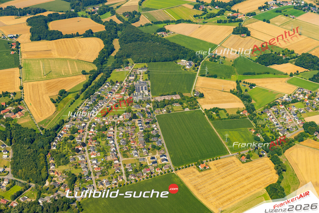 Schrägluftbild  Niedereickum  Herford - Das Luftbild wurde 2025 vom UL-Flugzeug heraus erstellt (ohne Drohne- keine Drohnenaufnahme ) - Hochauflösende Luftaufnahme -Nicht vergleichbar mit Google Maps oder Satelittenbilder- Die Geschenkidee !Mit Lizenz und Bildrechte bestellbar
