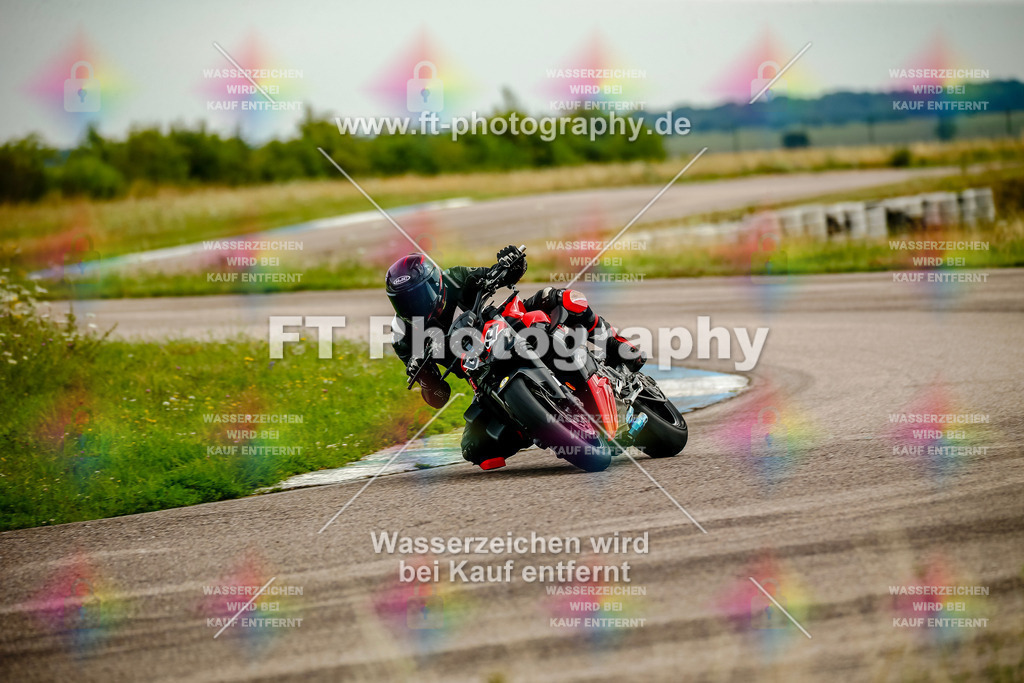 Chambley Juli-2151 | Hier findet Ihr Bilder von Touristenfahrten auf der Nürburgring Nordschleife oder von anderen Veranstaltungen die ich besucht habe. Viel Spass beim Durch Schauen 