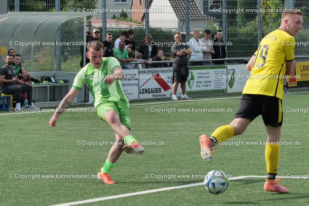 Fußball : Bezirksliga : SV 08/29 Friedrichsfeld - Borusia Veen am 10.05.2026 in Voerde Friedrichsfeld | Fußball : Bezirksliga : SV 08/29 Friedrichsfeld - Borusia Veen am 10.05.2026 in Voerde Friedrichsfeld - Realisiert mit Pictrs.com