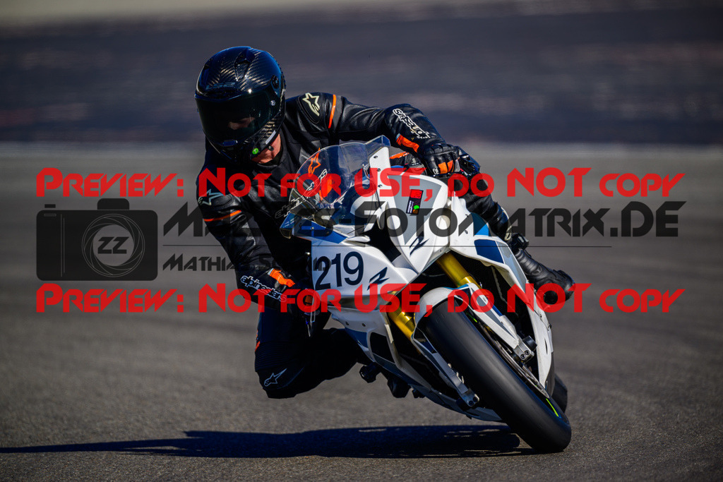 MaZZes_Fotomatrix_20250407_6007705_3914 | ROT