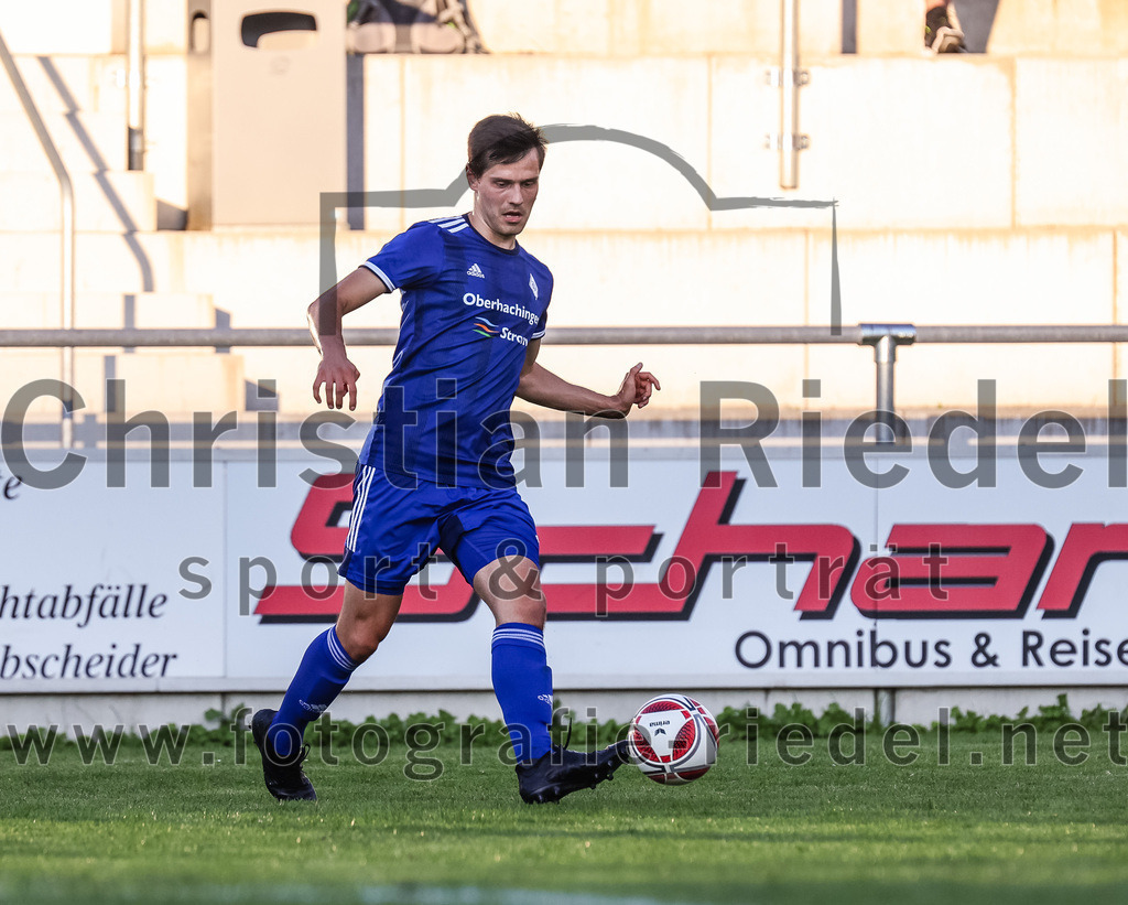 2023-08-01_061_FC_Schwaig_gegen_FC_Deisenhofen | Oberding, Deutschland, 01.08.2023:
Fußball, Toto-Pokal 2023 / 2024, 1. Spieltag, FC Schwaig gegen FC Deisenhofen, Endergebnis: 2:3

Josip Cosic (FC Deisenhofen, #3)

Foto: Christian Riedel / fotografie-riedel.net