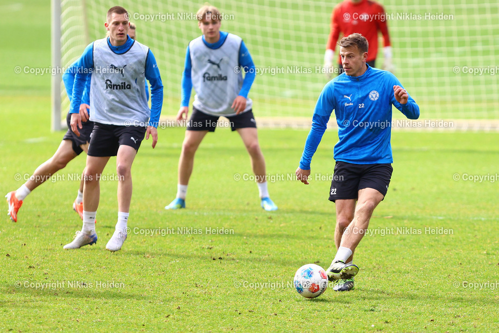 NH_HolsteinKiel_Training_01042026 | #22 Stefan Schwab (Holstein Kiel)Fußball I Herren I Training I Saison 2025-2026 I Holstein Kiel I 01.04.2026 I Citti-Fußballpark