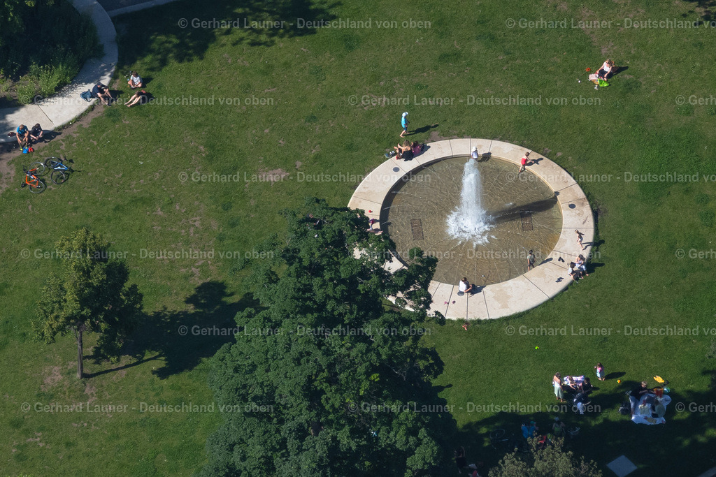 4046099 | ERFURT 14.06.2021 Wasserspiele- Brunnen im Ortsteil Hochheim in Erfurt im Bundesland Thüringen, Deutschland. // Water - fountain in the district Hochheim in Erfurt in the state Thuringia, Germany. Foto: Gerhard Launer