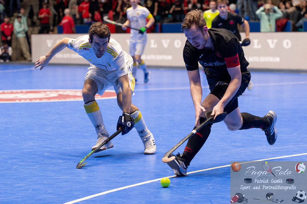 Volvo E.R.B. Final 4 Halbfinale Männer: Harvestehuder HTC - Gladbacher HTC, 25.01.2025 | Kilian Pöhling (Harvestehuder THC #5) & Felix Krause (Gladbacher HTC #29), Harvestehuder HTC - Gladbacher HTC, Frankfurt, Süwag Arena, 25.1.2025 - Realisiert mit Pictrs.com