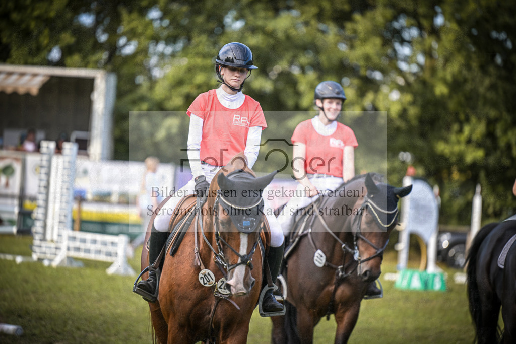 DOS_0040 | Entdecke hochwertige Reitturnierfotos von Foto Oger. Professionell, emotional und authentisch – jetzt Lieblingsmomente im Shop bestellen.Deutschlandweite Turnierfotografie. - Realisiert mit Pictrs.com