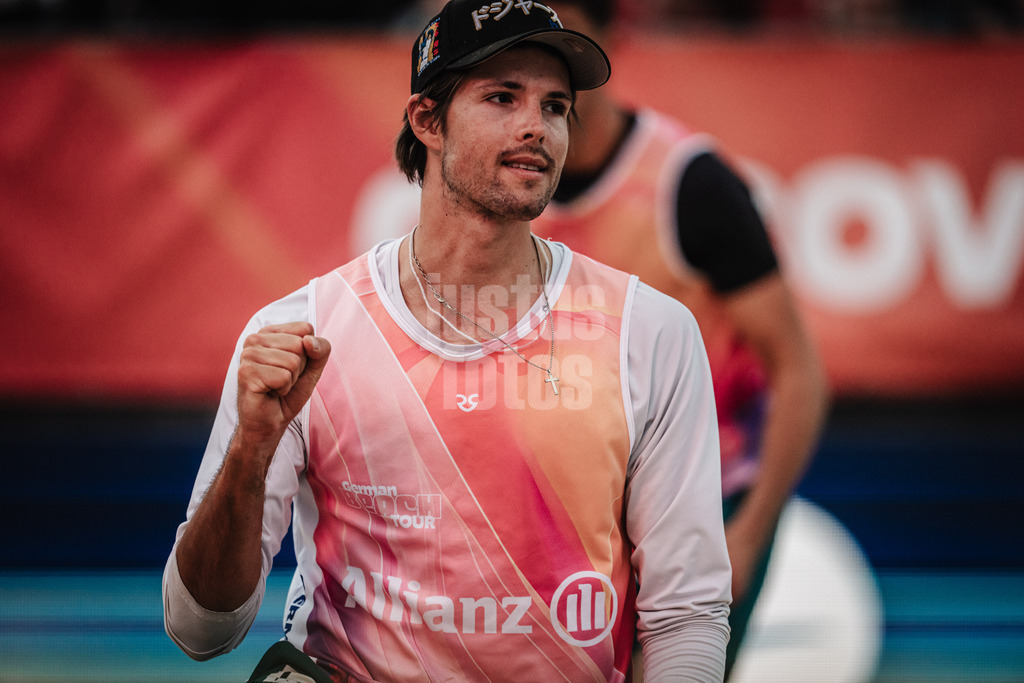 Beachvolleyball | Männer | Allianz German Beach Tour 2025 | Tourstop Berlin | 22.08.2025 | Niklas Held freut sich und ballt die Faust