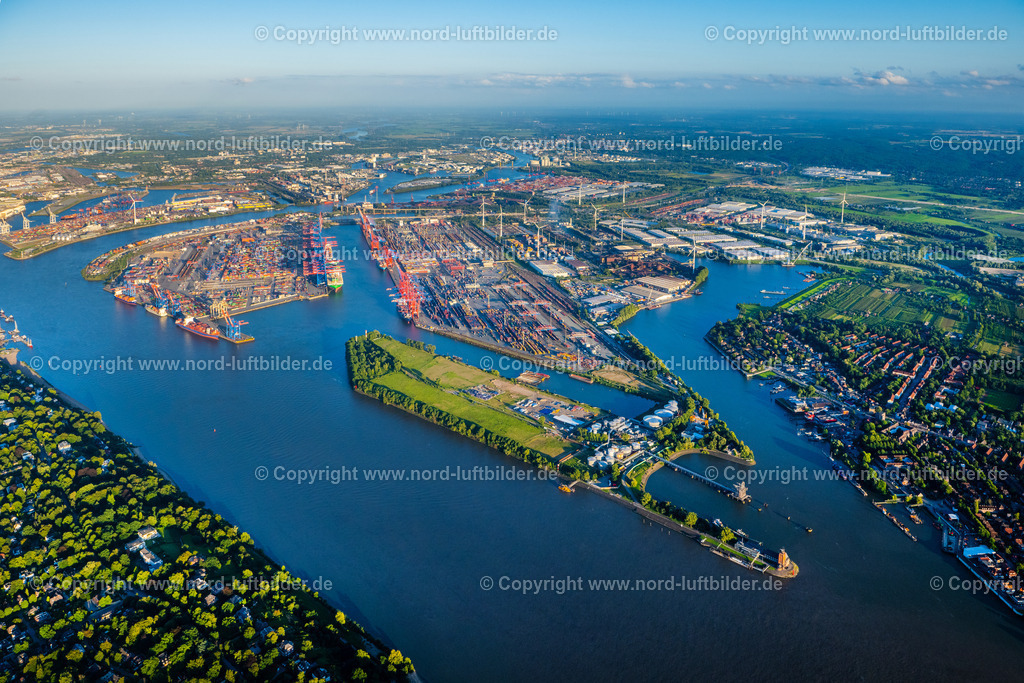 Hamburg_Hafen_Petrolium_Hafen_ELS_3247090823 | HAMBURG 09.08.2023 Entwicklungsgebiet der Industriebrache am Petroleumhafen im Ortsteil Waltershof in Hamburg, Deutschland. // Development area of a??a??the industrial wasteland at the Petroleumhafen in the Waltershof district in the district Waltershof in Hamburg, Germany. Foto: Martin Elsen