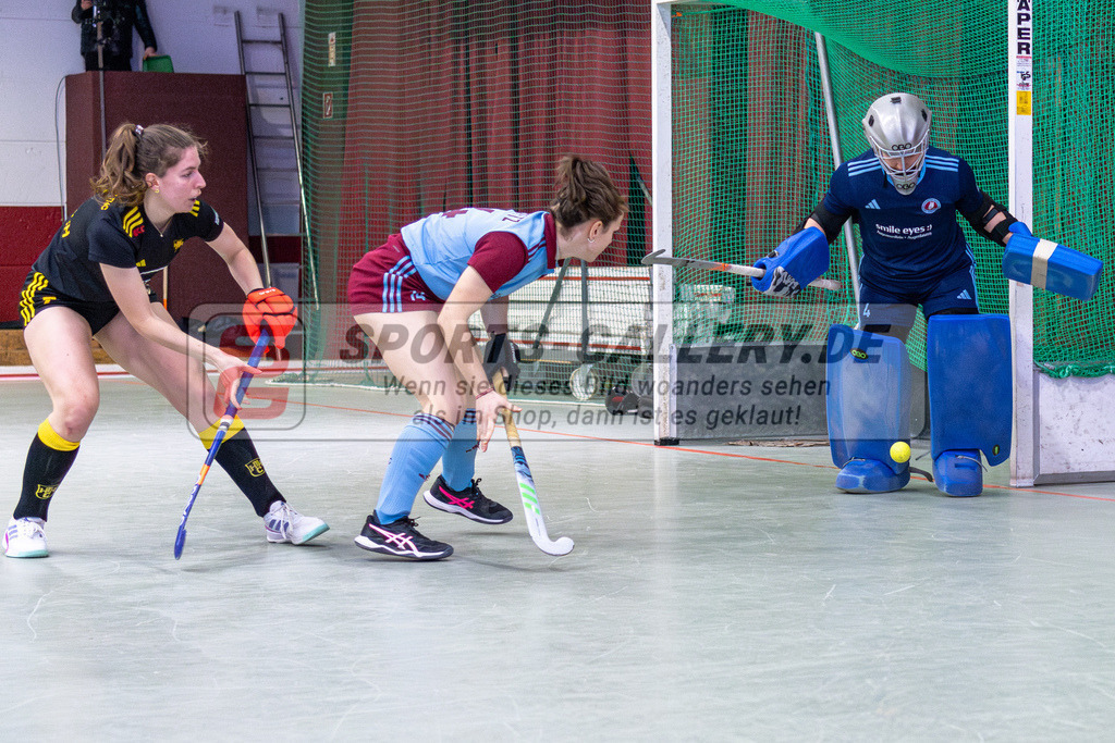 SM_2025-01-12_wD85_-147 | 1.Bundesliga Hallenhockey  (W) UHC - HTHC / 2:3 (2:1)
