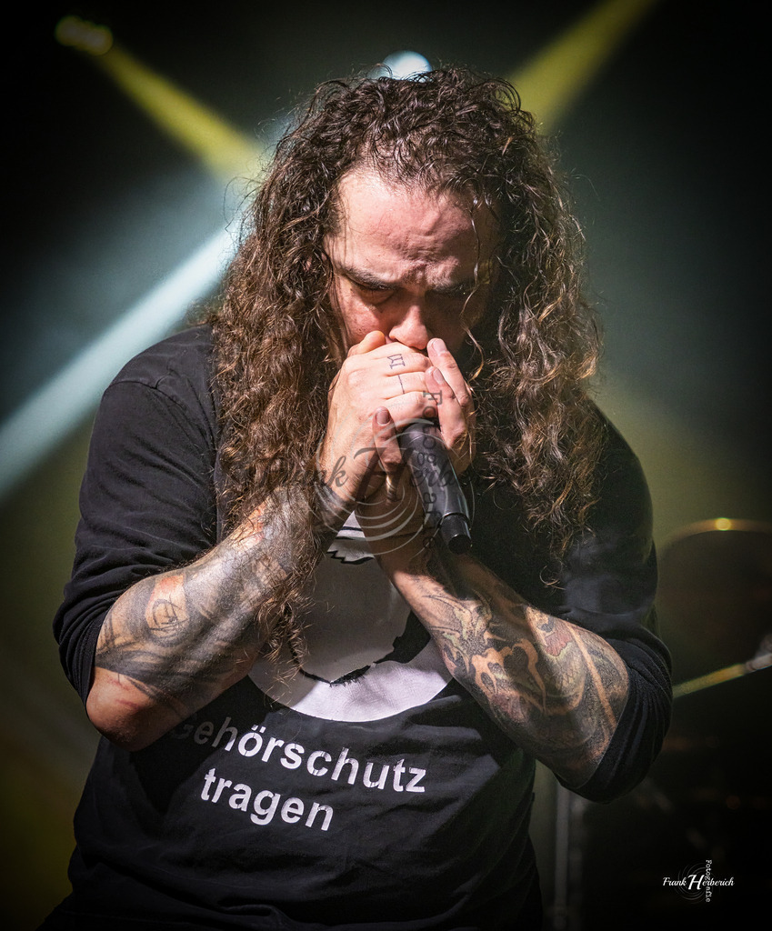 Justice 23.12.2025 | Frank Herberich Fotografie, Frank Herberich, Fotografie, Hochzeit, Portrait, St. Peter Ording, Ording, Westerhever, Nordsee, Frank Fotografie, Hardheim,  Odenwald,Walldürn, Band,Eventfotografie - Realisiert mit Pictrs.com