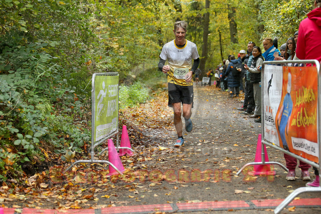 251026_1217_EX1_0028 | Sportfotografie im Rhein-Sieg Kreis, Köln, Bonn, NRW, Rheinland Pfalz, Hessen, etc. Unser Tätigkeitsfeld umfasst den Laufsport vom Volkslauf über den Marathon, Duathlon, Triathon bis zum Ultralauf wie Kölnpfad Ultra oder Schindertrail.