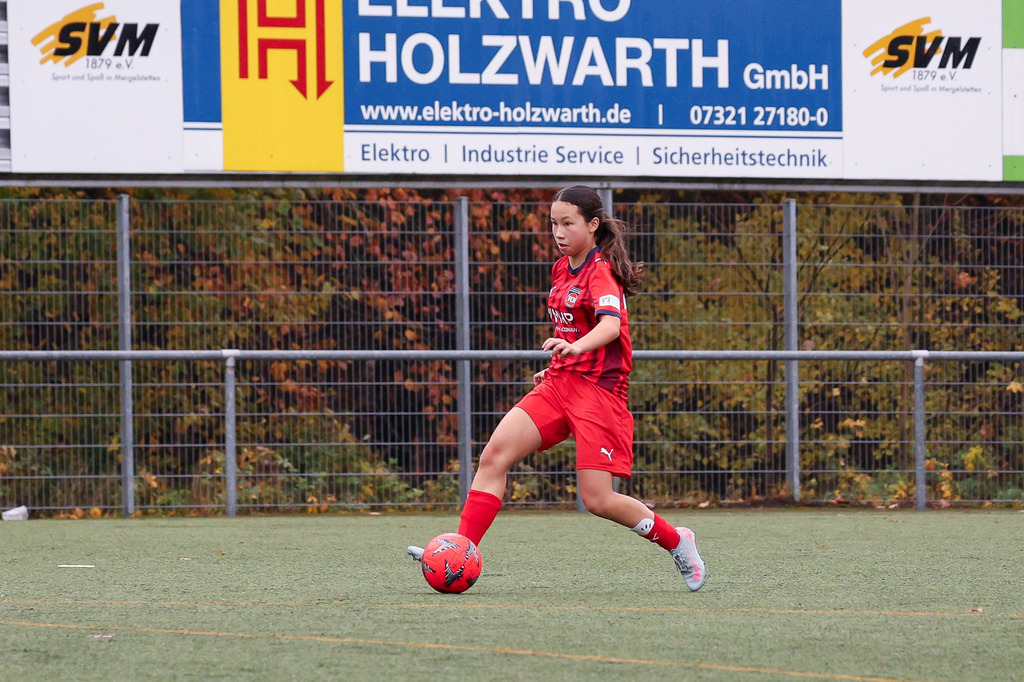 FCHWAS_251102_3531 | 1.FC Heidenheim 1846 II vs. SGM DJK-SV Wasseralfingen/Neuler, Fußball, Frauen, Bezirksliga, 2025/2026, 8. Spieltag, 02.11.2025 in Mergelstetten (Foto: Michael Bulling) - Realisiert mit Pictrs.com