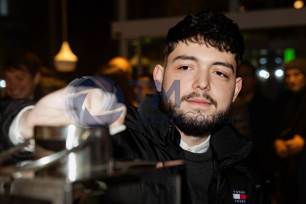 TP-20241213-0118 | VILLACH,AUSTRIA,10.DEC.24 - ICE HOCKEY - ICE Hockey League, Villacher SV vs EC Red Bull Salzburg. Image shows Photo: GEPA pictures/ Matthias Trinkl