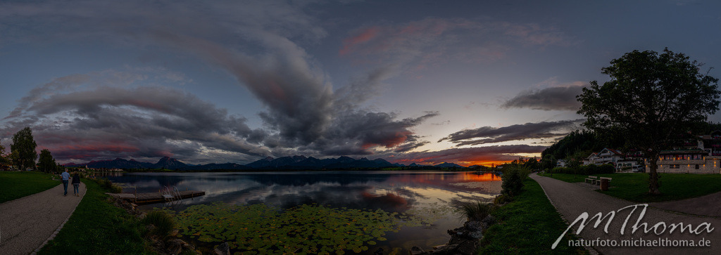 Sonnenuntergangspanorama Hopfensee | Dies ist der Online-Shop von naturfoto.michaelthoma.de. Ich bin leidenschaftlicher Naturfotograf und fotografiere von der Andromedagalaxie bis zum Zwergtaucher, von der Ameise bis zum Orionnebel alles was mit Natur zu tun hat. Hier kann eine Auswahl meine - Realisiert mit Pictrs.com