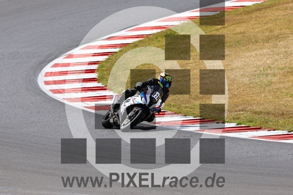 0128-20240724_02269 | Schöne Erinnerungen an spannende Momente - das festzuhalten ist unser Job. PIXELrace.de ist seit 2003 auf den Rennstrecken Europas unterwegs um die Action draußen beim Fahren und die wunderbare Stimmung imm Fahrerlager für euch einzufangen.