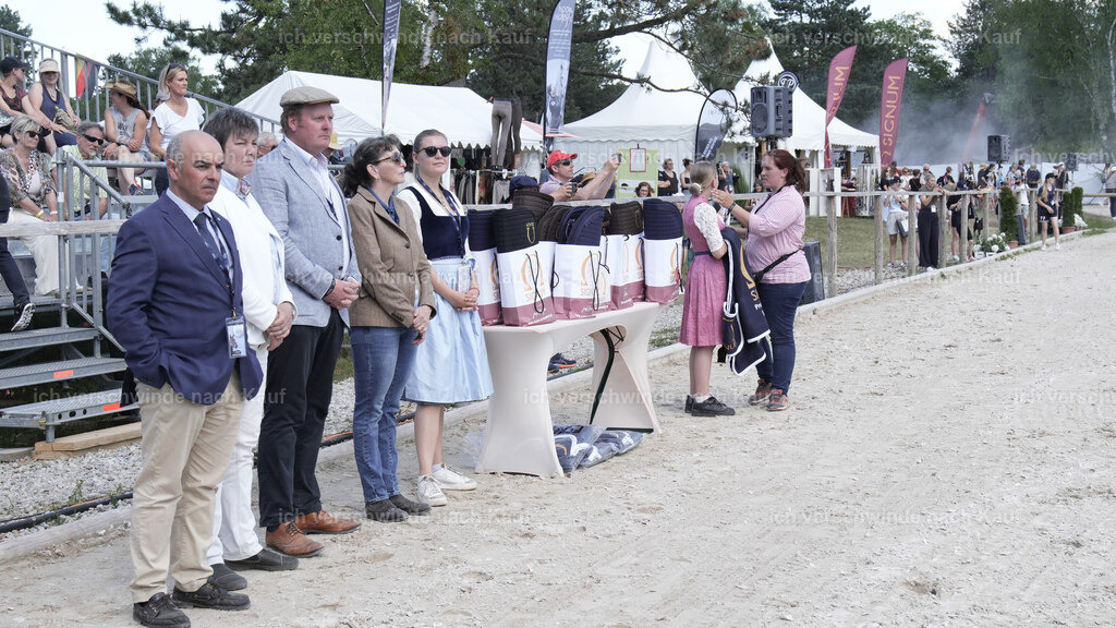 WE_SP_Stoib_Siegerehrung_PI2025_2118 | Pferd International München 2025