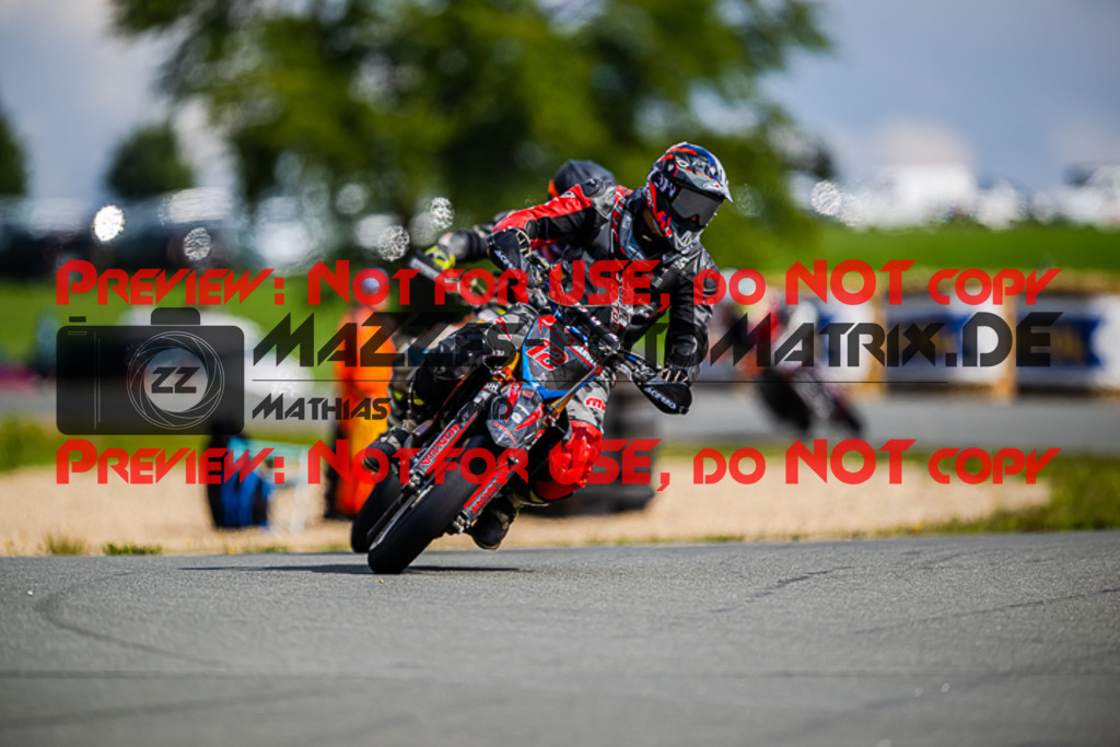 MaZZes_FotoMatrix_220904_9594 | UE40