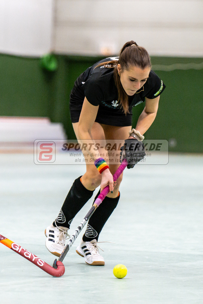 SFE_20250112_0122 | Köln, Deutschland, 12.01.2025:  ßHockey 1. Bundesliga Damen Rot-Weiss Köln - Schwarz-Weiß Köln im KTHC Stadion Rot-Weiss Köln Tennis and Hockey Club am 12.01.2025 in Köln, Deutschland. (Foto von Stephan Fehrmann)Köln, Germany, 12.01.2025: ßHockey 1. Bundesliga Damen Rot-Weiss Köln - Schwarz-Weiß Köln in KTHC Stadion Rot-Weiss Köln Tennis and Hockey Club at 12.01.2025 in Köln, Deutschland. (Foto from Stephan Fehrmann)