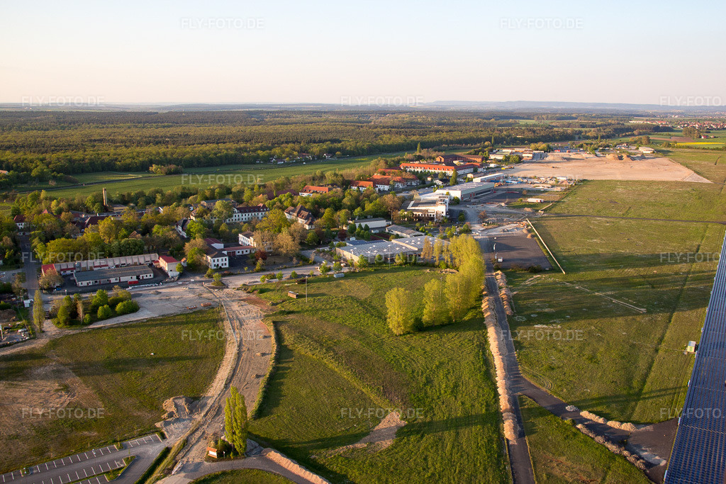 Luftbild: Kitzingen, Flugplatz im Ortsteil Hoheim in Kitzingen im Bundesland Bayern in Deutschland. Foto: IMG_088066.jpg vom 06.05.2016 durch Werner Riehm/FLY-FOTO.de
