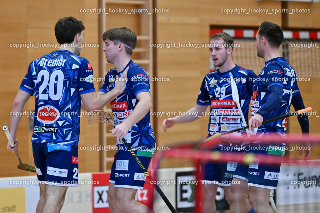 VSV Unihockey  vs. FBK Loka  | Jubel VSV Unihockey Mannschaft, #20 David Gredler VSV Unihockey, #66 Jakob Rainer VSV Unihockey, #29 Anze Brajic VSV Unihockey, #5 Michael Kanduth VSV Unihockey, VSV Unihockey  vs. FBK Loka , VSV Unihockey  vs. FBK Loka  am 25.01.2026 in Villach (Ballspielhalle St. Martin), Austria, (Photo by Bernd Stefan)