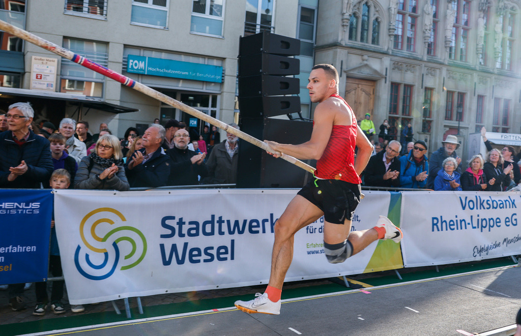 top-top.de 240913-121 | Foto, Video, Fotografie, Videografie, Fotobox, DJ, Discjockey, Musik, Musikbox, Veranstaltung, Photobooth, Amazon, Ebay, Buchtipp, Bestseller, Autor, Verlag, Buch, Wesel, Hamminkeln, NRW, Dinslaken, Rees, Drohne, Hochzeit, Party, Fotobox, Wesel, Fotograf