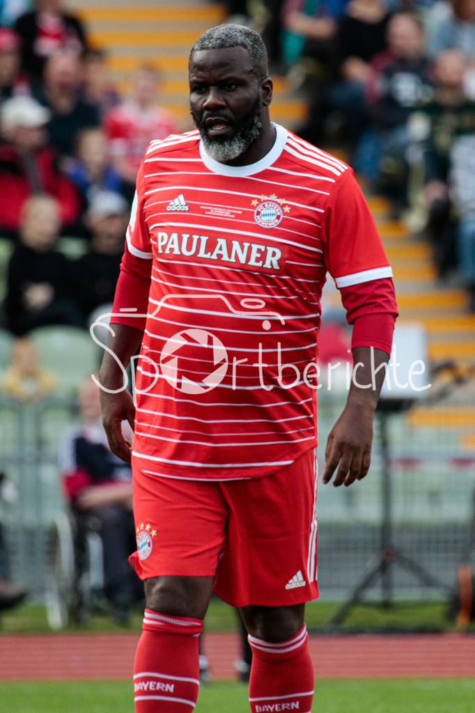 FC Bayern Muenchen - TSV 1860 Muenchen | Samuel Kuffour (fcb #4) in Aktion