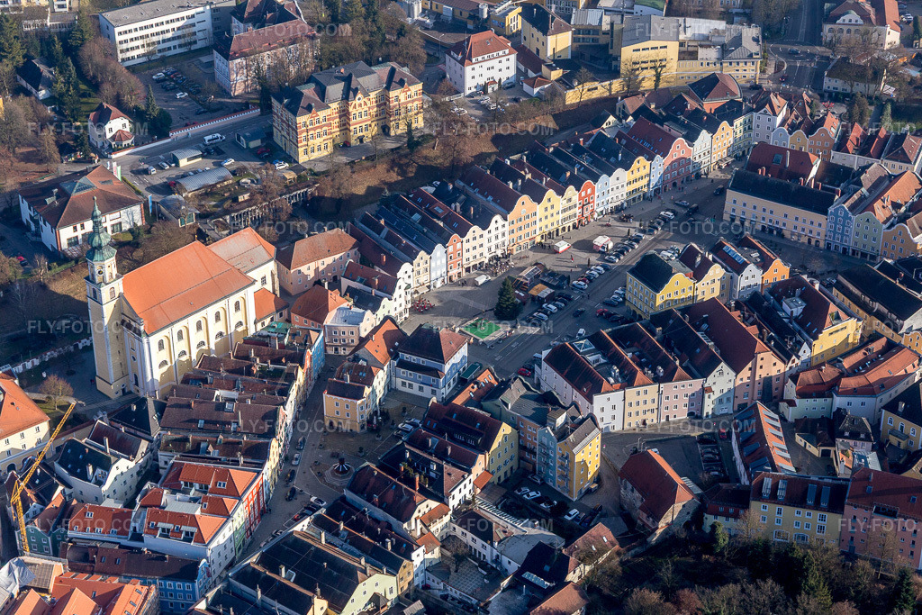 Aerial view: Chapel of Our Lady on the town square in the old town center of the city center in Schärding in the state Upper Austria, Austria.Photo: IMG_096040.jpg taken on 12/29/2016 by Werner Riehm/FLY-FOTO.comResolution of the original: 5472 x 3648 px