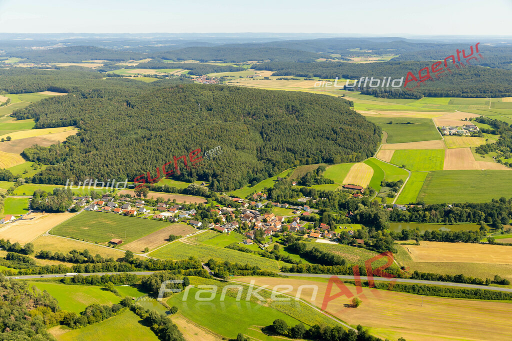 ibind-burgpreppach-schraeg-luftbild-1668-2023 | Das Luftbild zeigt : Ibind Burgpreppach - Die Luftaufnahme wurde 2023 vom UL-Flugzeug aus erstellt ( keine Drohne ) - 
Hochauflösende Luftaufnahme - Für grossformatige Ausdrucke geeignet. Die Geschenkidee !
Mit Lizenz und Bildrechte bestellbar
