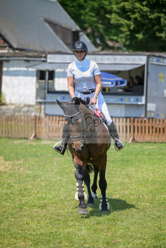 Reitturnier Voxtrup | Entdecke hochwertige Reitturnierfotos von Foto Oger. Professionell, emotional und authentisch – jetzt Lieblingsmomente im Shop bestellen.Deutschlandweite Turnierfotografie. - Realisiert mit Pictrs.com