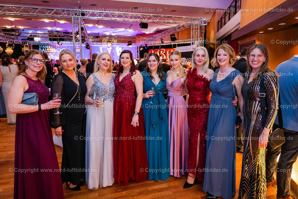 Stader Ballnacht_ELS_3739070326 Kopie | Luftbilder aus Norddeutschland. Die große Luftbild Bilddatenbank von Sylt, Amrum, Föhr, Büsum, Cuxhaven, Hamburg, Bremen, Bremerhaven, Cuxhaven, Langeoog, Norderney, Borkum, Emden, Nordsee, Ostsee, Flensburg, Kiel, Stralsund, Rostock, Darß, Rügen, Usedom