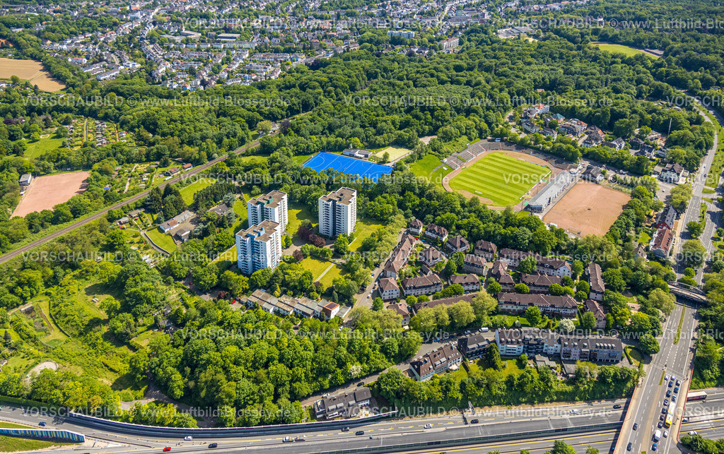 Essen230511898 | Luftbild, Uhlenkrug-Stadion, ETB SW Hockey - Platzanlage, Drei Hochhäuser Ulmenstraße, Wohnsiedlung Ulmenhof-Ulmengarten-Ulmenhang-Ulmenstraße, Stadtwald, Essen, Ruhrgebiet, Nordrhein-Westfalen, Deutschland