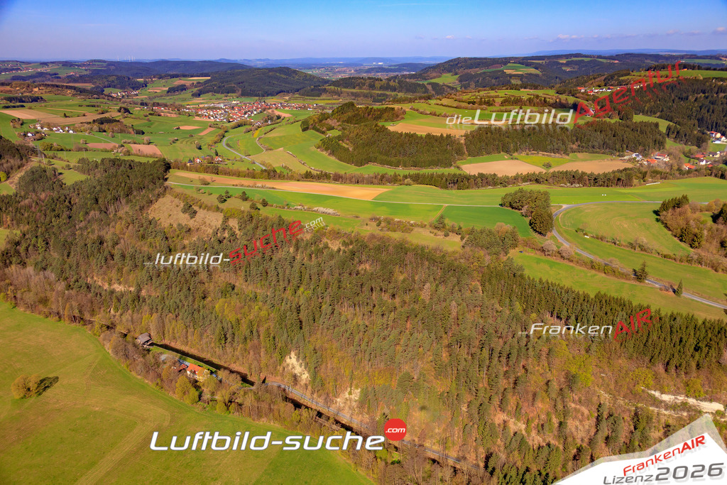 Die Luftaufnahme der Stadt Zeyern wurde 2017 vom Flugzeug heraus erstellt ( keine Drohne )- hohe Auflösung für beste Qualität