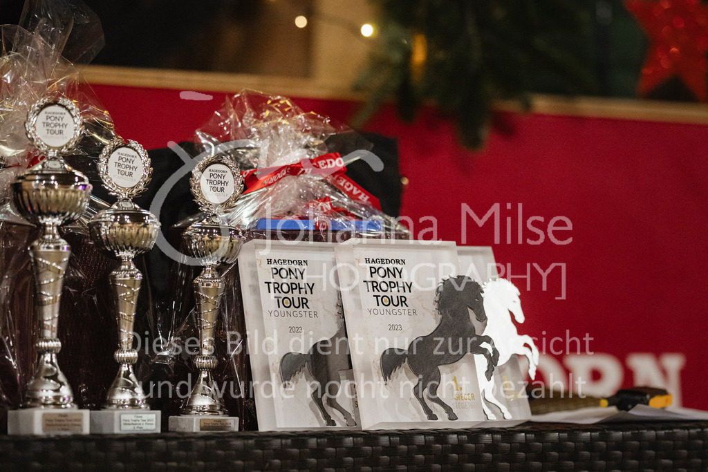 231118_PonyTrophy-332 | Deine schönsten Turniermomente als professionelle Fotos! Entdecke hochwertige Pferdesport-Fotografie im Online-Shop. Jetzt Fotos finden & bestellen!