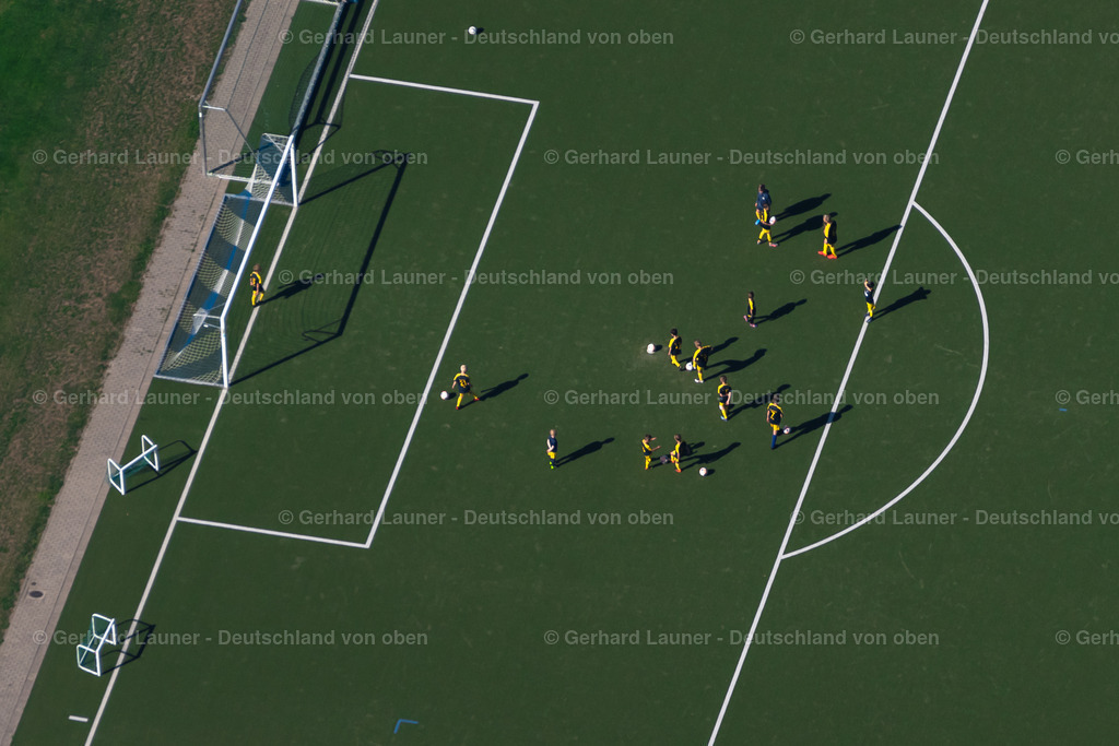 4034960 | BRAUNSCHWEIG 31.07.2020 Sportplatz- Fussballplatz Wenden an der Hauptstraße im Ortsteil Wenden in Braunschweig im Bundesland Niedersachsen, Deutschland. Weiterführende Informationen bei: FC Wenden 1920 e.V.. // Sports grounds and football pitch Wenden in Brunswick in the state Lower Saxony, Germany. Further information at: FC Wenden 1920 e.V.. Foto: Gerhard Launer